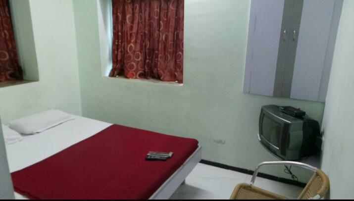 New Metro Guest House Mumbai Bagian luar foto