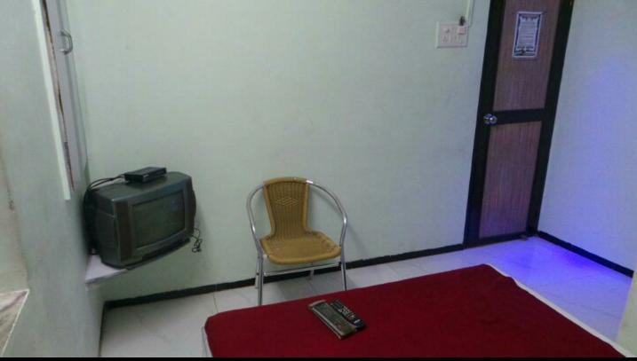 New Metro Guest House Mumbai Bagian luar foto