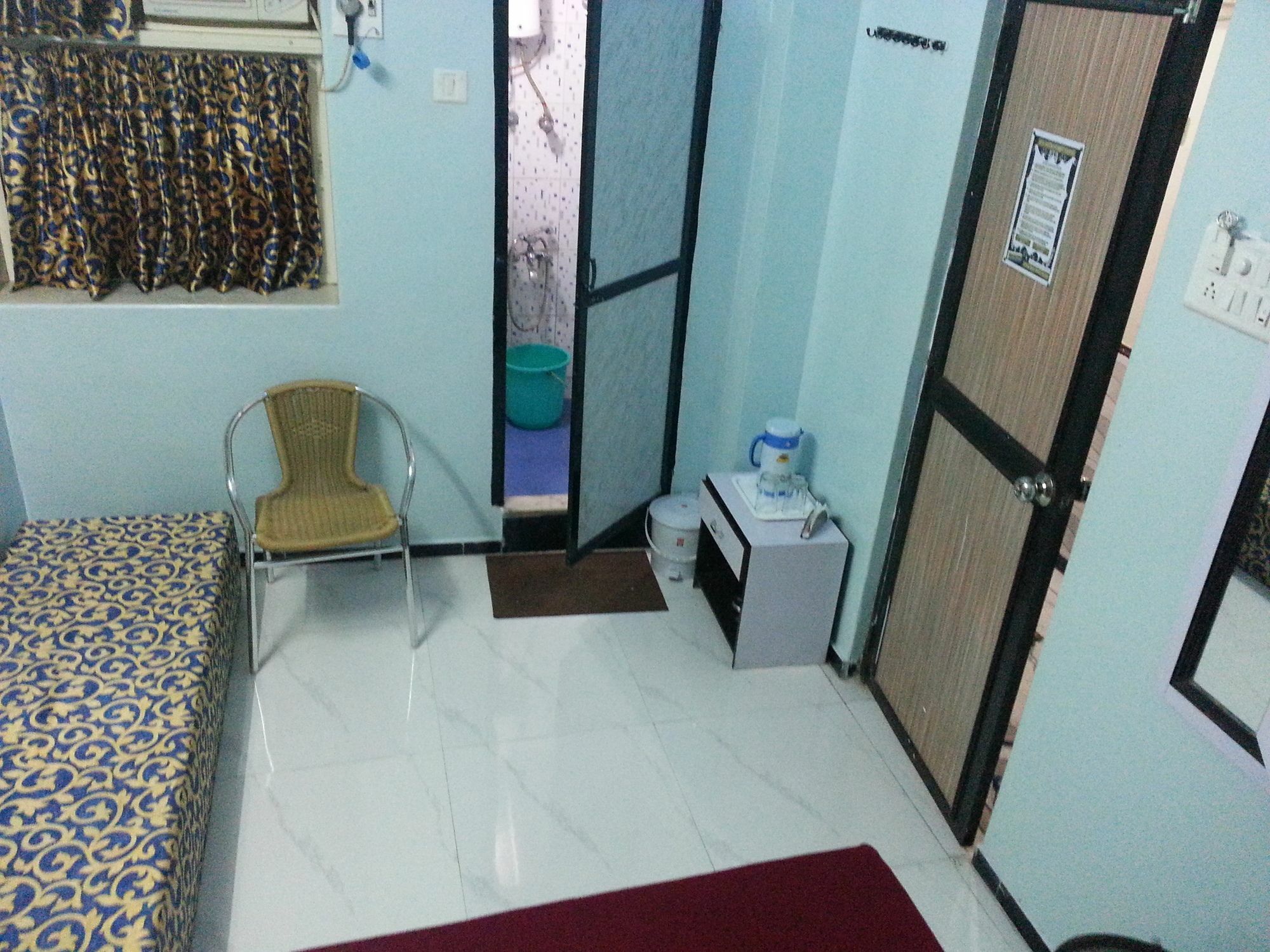 New Metro Guest House Mumbai Bagian luar foto