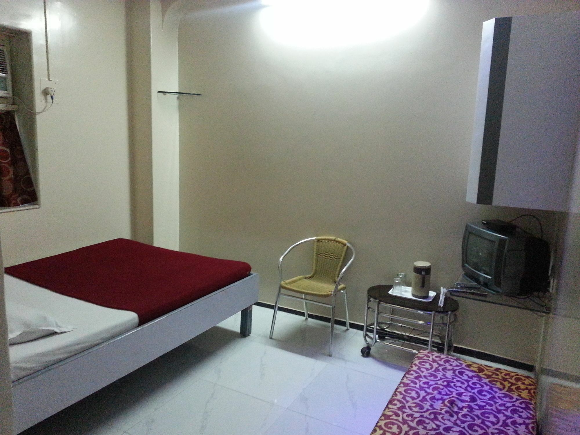 New Metro Guest House Mumbai Bagian luar foto